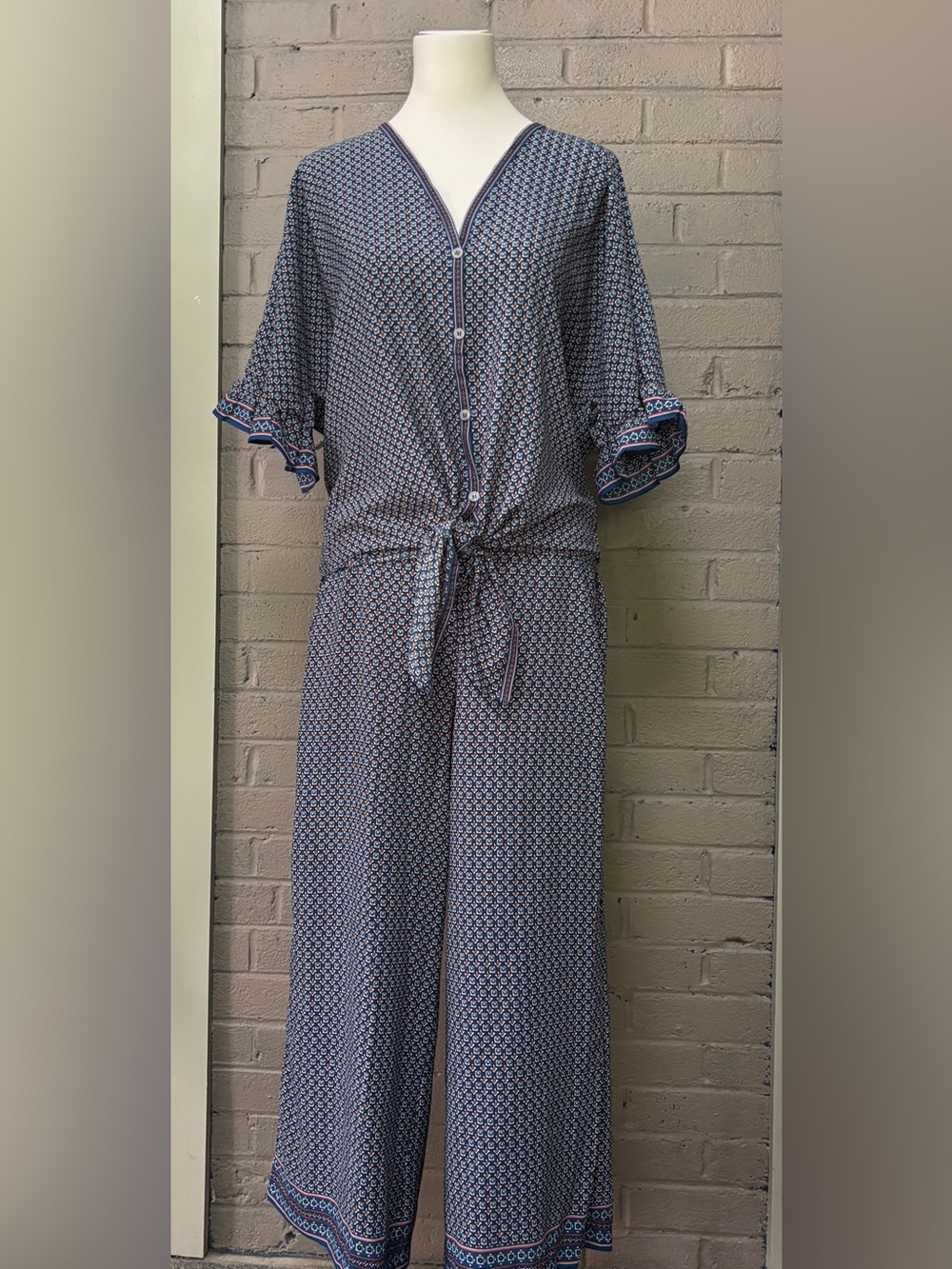 Max Studio NWT 2 piece blouse, and pants set L